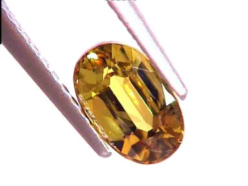 Hellgelber Saphir im Ovalschliff aus Thailand