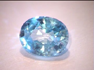 Zircon bleu d’Afrique de forme ovale