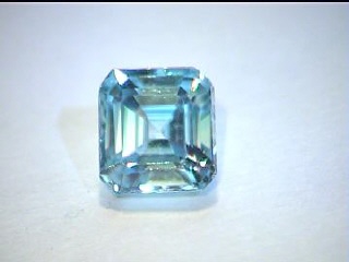 Blauer Zirkon aus Afrika im Oktagonschliff