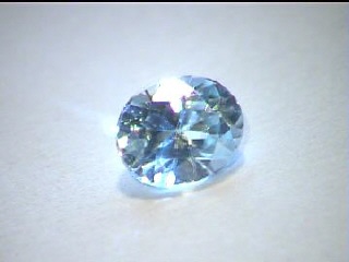 Zircon bleu ovale d’Afrique