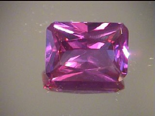 Alexandrite synthétique violet/bleu-vert, octogone