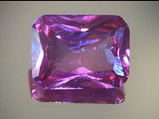 Alexandrite synthétique violet/bleu-vert, taille octogonale
