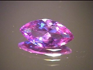 Alexandrite de Laboratoire Violet et Bleu-Vert, Forme Navette