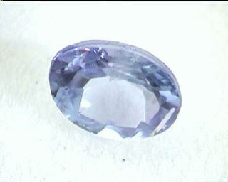 タンザニア産・青紫色のオーバルタンザナイト