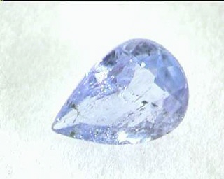 青紫色のペアシェイプ・タンザナイト タンザニア産