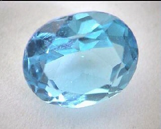 Topacio azul Swiss Blue oval de África