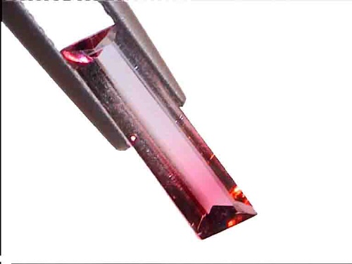 Tourmaline bicolore du Brésil, blanc-rouge/rose, forme fantaisie