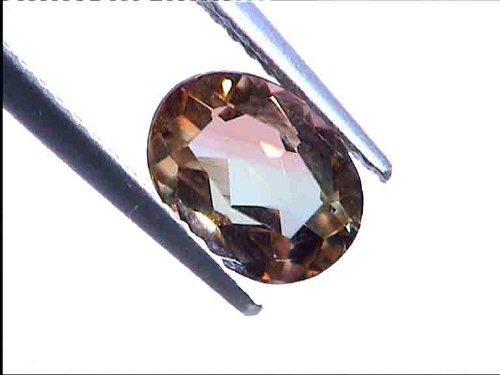 Tourmaline bicolore jaune et rosée, ovale, du Brésil