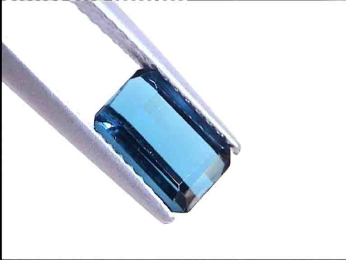 Tourmaline Indicolite bleu-vert en forme octogonale du Brésil