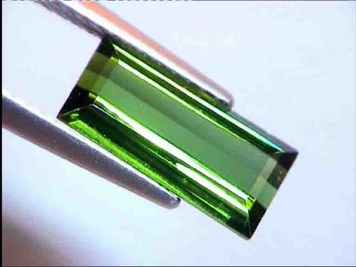 Tourmaline chrome verte du Brésil, taille baguette