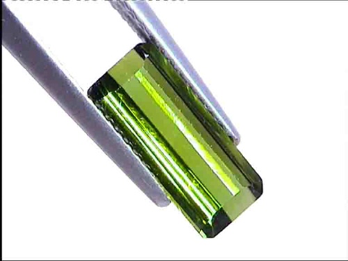 Tourmaline verte « Ovive Green » du Brésil, forme octogonale
