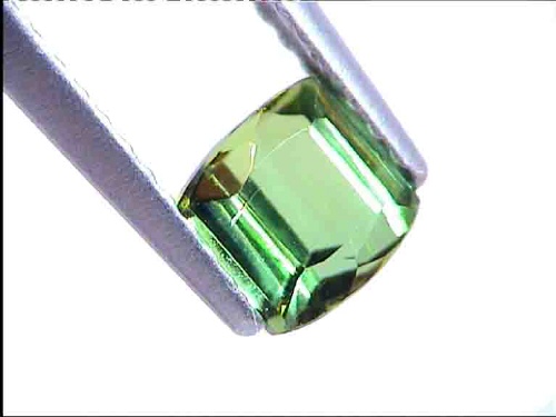 Tourmaline vert clair en taille octogonale modifiée du Brésil