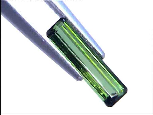 Grüner Turmalin aus Brasilien – langes Achteck