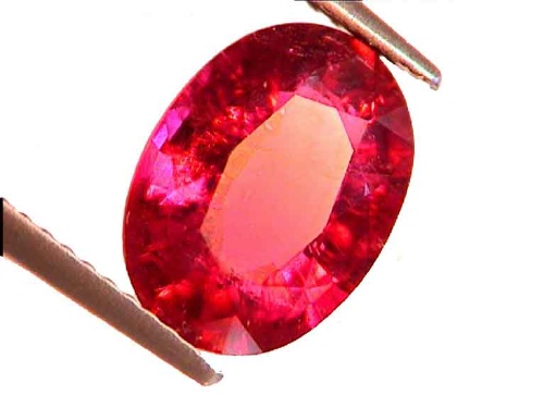 Tourmaline rose du Brésil, taille ovale