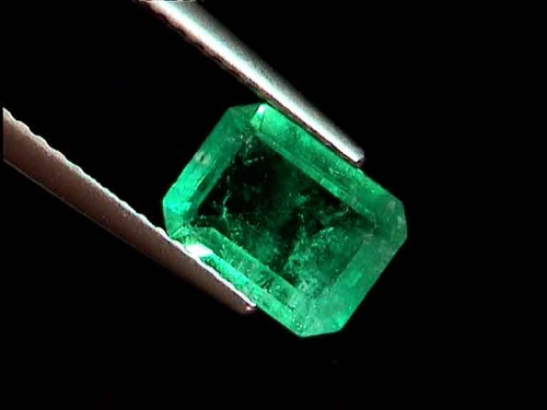 Emerald Gem stone sale price & Information about Emerald Gemstone in ...